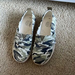 Brand new Tom’s for girls - camo